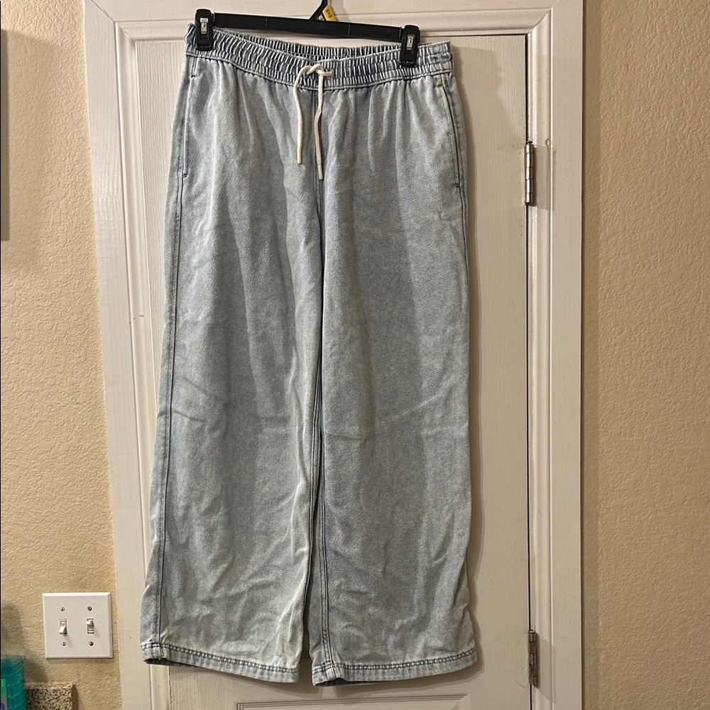 Divided Light Blue Wide Leg Jeans sz M
